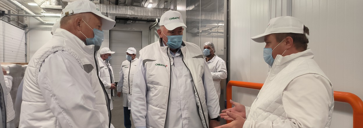 На крупнейшем свинокомплексе Красноярского края открылся цех обвалки мяса