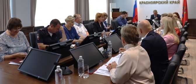 Электроснабжение, дороги, кадастровый учёт: в крае начала работу коллегия по вопросам садоводства